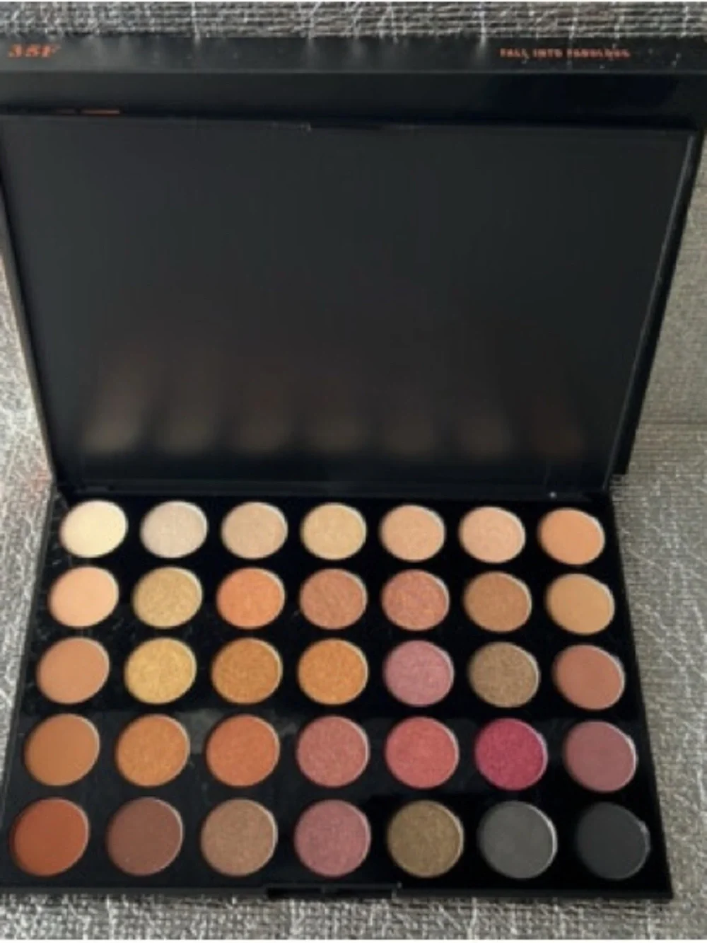 MORPHE 35F FALL INTO FABULOUS ARTISTRY PALETTE